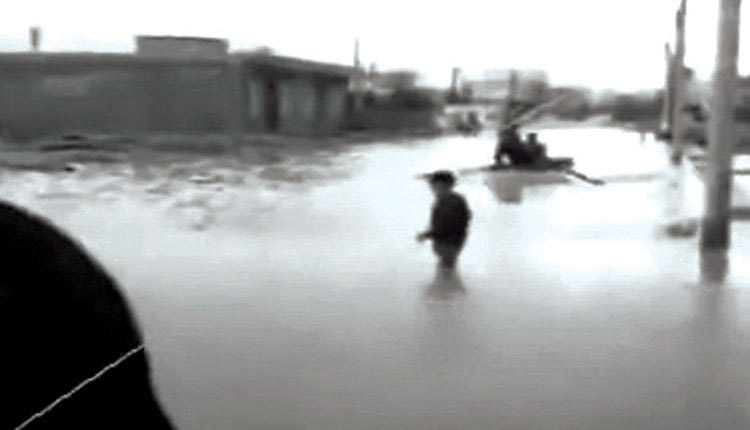 6η Νοεμβρίου το 1961, όταν η Αθήνα έζησε εφιαλτικές στιγμές, με το νερό να φτάνει τα δύο μέτρα περίπου.