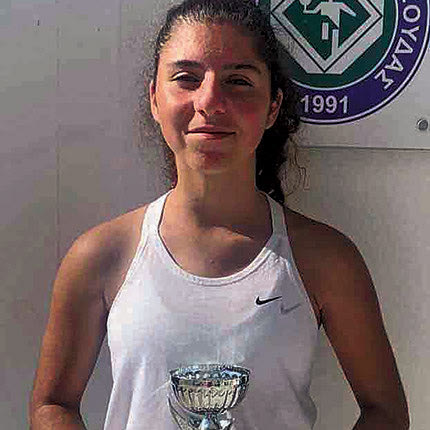 Η Χρυσή Νταμπακάκη