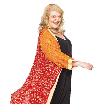 Η ΗΘΟΠΟΙΟΣ ΦΩΤΕΙΝΗ ΜΠΑΞΕΒΑΝΗ ΜΙΛΑ ΣΤΗΝ “Π” ΜΕ ΑΦΟΡΜΗ ΤΗΝ ΠΑΡΑΣΤΑΣΗ «H Κυρά της Ρω είναι ένα γυναικείο σύμβολο πίστης στο καλό»