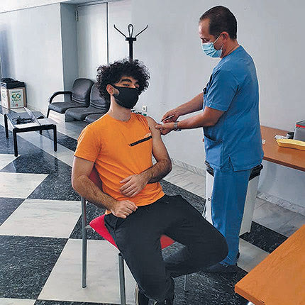 Χθες ξεκίνησε τη λειτουργία του το εμβολιαστικό κέντρο στην πανεπιστημιούπολη Βουτών