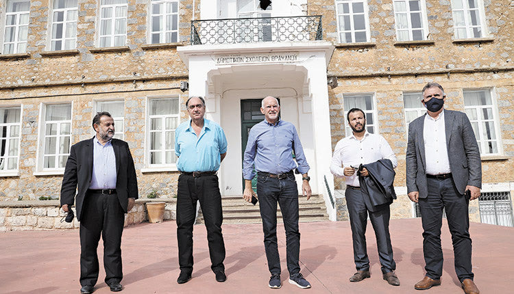 Από την επίσκεψη στο Δημοτικό Σχολείο  Θραψανού