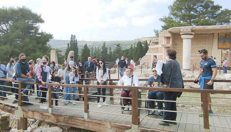 Η ΜΕΓΑΛΟΝΗΣΟΣ ΣΤΗΝ ΚΝΩΣΟ