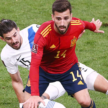 Όσο κι αν δεν μας άρεσε που χάσαμε από τους Ισπανούς και μείναμε εκτός  Μουντιάλ, έγινε αυτό που ήταν δίκαιο για το ποδόσφαιρο. Φαντάζεστε, δηλαδή, να περνούσε η Ελλάδα και να έμενε έξω η Ισπανία;