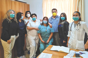 “Κυρίαρχη φιλοσοφία της Νεφρολογικής κλινικής είναι η όσο το δυνατόν πληρέστερη φροντίδα και υποστήριξη των χρονίως πασχόντων συνανθρώπων μας, η πρόληψη της χρόνιας νεφρικής νόσου, η συνεχής εκπαίδευση και έρευνα”