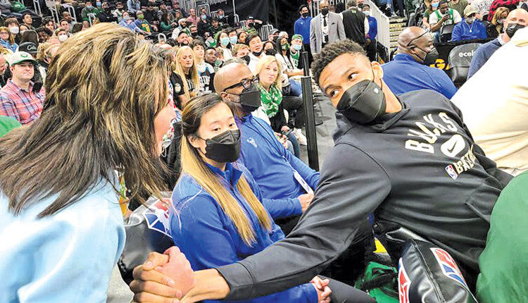 Αντετονκούνμπο - Γιάννα Αγγελοπούλου