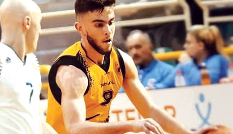 ο Μιχάλης Καρλής