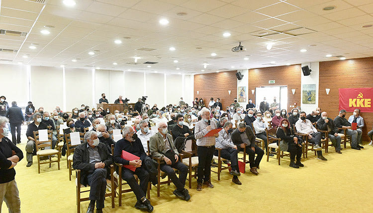 Από τη σύσκεψη με τους σεισμόπληκτους στο Αρκαλοχώρι