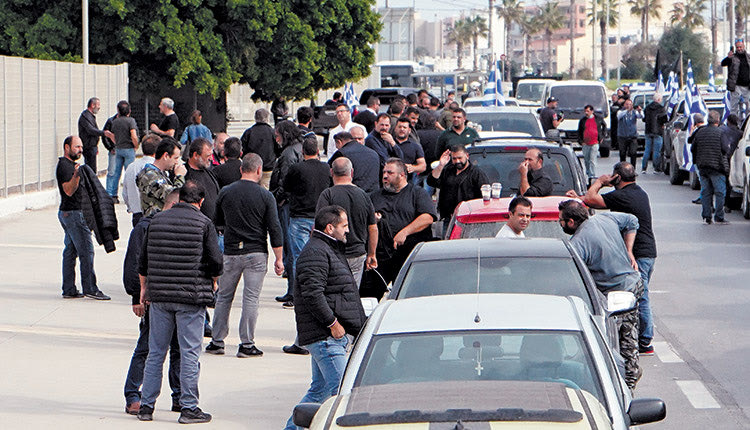  Από το Παγκρήτιο εκκίνησαν τη διαμαρτυρία τους οι αγρότες. 
