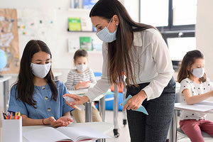 Γονείς και στην Κρήτη κρατούν τα παιδιά τους μακριά από το σχολείο