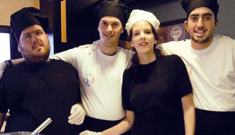 4 νέοι Έλληνες με αυτισμό άνοιξαν επιχείρηση