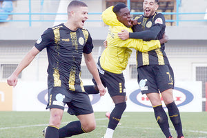 Οι παίκτες του Εργοτέλη πανηγυρίζουν το τρίποντο