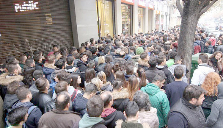 Μεγάλη τόνωση στην αγοραστική κίνηση λόγω της Black Friday