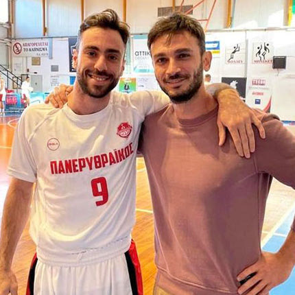 Μετά από χρόνια ξαναβρέθηκαν στα παρκέ της Α2 μπάσκετ -αλλά ως αντίπαλοι- ο Χρήστος Σκάνδαλος με τον προπονητή πλέον Χριστόφορο Κουρουζίδη.