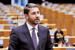 Στηρίζουν Νίκο Ανδρουλάκη δέκα ιστορικά στελέχη του ΠΑΣΟΚ από την Κρήτη.