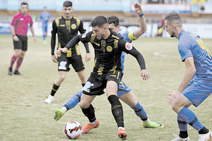 Ο Κωνστανάσιος σε μία προσπάθειά του από το χθεσινό ματς