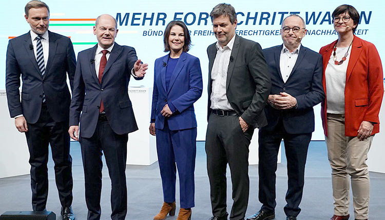 Ειδική μνεία στην «κουλτούρα μνήμης» που πρέπει να υπάρχει στη Γερμανία συμπεριλαμβάνεται στην προγραμματική συμφωνία που παρουσίασαν την  Τετάρτη το Σοσιαλδημοκρατικό Κόμμα (SPD), οι Πράσινοι και οι Φιλελεύθεροι (FDP), με αναφορά στις σχέσεις με την Ελλάδα, την Ουκρανία και την Πολωνία.