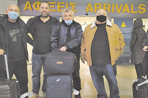 Στο Ηράκλειο βρίσκεται από χθες ο Βασίλης Χατζηπαναγής. Ο «Νουρέγιεφ» του ελληνικού  ποδοσφαίρου έφτασε χθες το απόγευμα στην πόλη μας καλεσμένος του Πόρου για το καμπ που διοργανώνει η ομάδα των ανατολικών Προαστίων σήμερα και αύριο στο Ικάριο της Νέας Αλικαρνασσού.