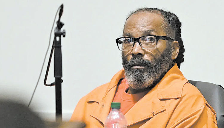 Ένας άνδρας στο Μιζούρι των ΗΠΑ, που αθωώθηκε αφού πέρασε τα τελευταία 43 χρόνια στη φυλακή για ένα έγκλημα που δεν διέπραξε ποτέ, θα γίνει εκατομμυριούχος, ύστερα από την εκστρατεία που διενήργησε το «GoFundMe». Ο 62χρονος Κέβιν Στρίκλαντ