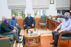 Συνάντηση του Περιφερειάρχη Κρήτης με τον καλλιτεχνικό διευθυντή του ΠΣΚΗ κ. Μύρωνα Μιχαηλίδη