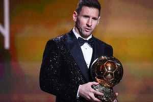 Ο Μέσι κέρδισε για 7η φορά τη Χρυσή Μπάλα