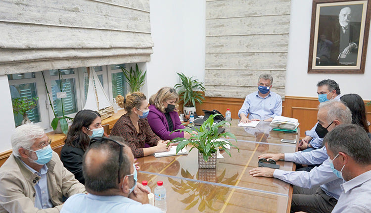 Συνάντηση με την διοίκηση του συλλόγου σεισμοπαθών Δήμου Μινώα Πεδιάδας «Η Ελπίδα» είχε ο Περιφερειάρχης Κρήτης Σταύρος Αρναουτάκης.