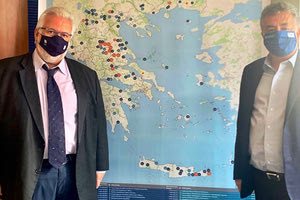 Συνάντησης εργασίας του Περιφερειάρχη Κρήτης Σταύρου Αρναουτάκη και του Δημήτρη Παπαγιαννίδη.