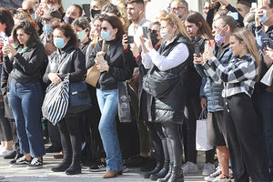 ΠΛΗΘΟΣ ΚΟΣΜΟΥ ΣΤΑ ΓΥΡΙΣΜΑΤΑ Στο Ηράκλειο χθες πρωταγωνιστές του “Σασμού”