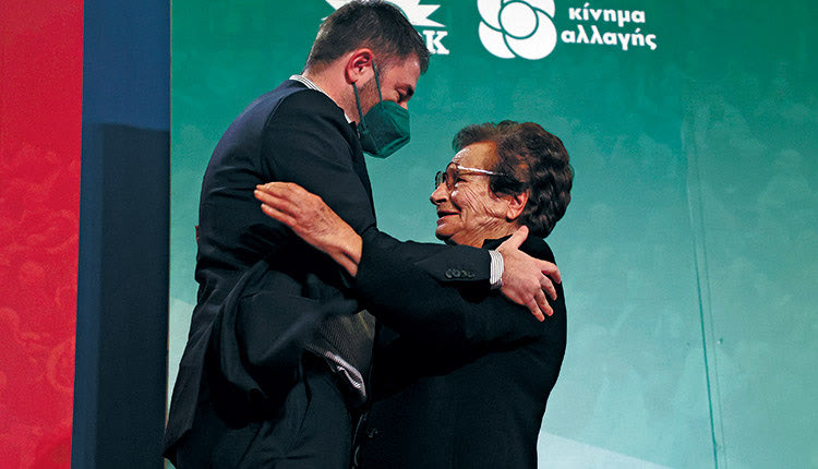 Με τη  δασκάλα του που τον  προλόγισε