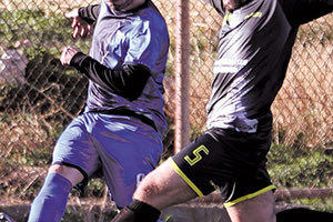 Φάση από ματς Δίας-Κόρακας που κρίθηκε στα πέναλτι