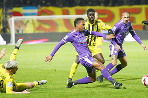 Ντε Γκούζμαν και Μεγιάδο με τους Σάσα και Ντιαγιέ σε στιγμιότυπο από το χθεσινό παιχνίδι