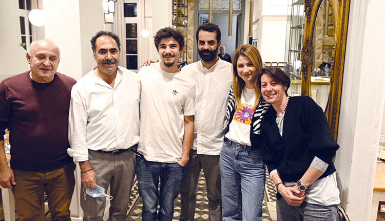 Φανατικοί της κρητικής κουζίνας δήλωσαν οι συντελεστές της τηλεοπτικής σειράς “Σασμός” που ήρθαν στην Κρήτη για γυρίσματα