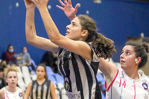 Στιγμιότυπο από το ντέρμπι γυναικών Ηρόδοτος - ΟΦΗ