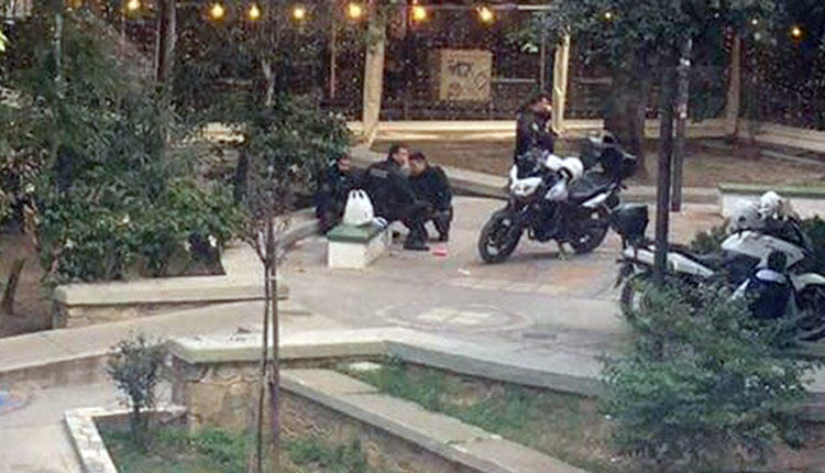Οι αστυνομικοί της ΔΙΑΣ στο πάρκο Θεοτοκόπουλου