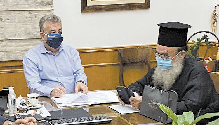 Για όσους γνωρίζουν, οι σχέσεις μεταξύ του περιφερειάρχη Κρήτης Σταύρου Αρναουτάκη και του μητροπολίτη Γορτύνης και Αρκαδίας κ. Μακάριου είναι ιδιαίτερα θερμές και φιλικές.