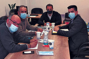 Συνάντηση Σενετάκη με τους σεισμοπαθείς