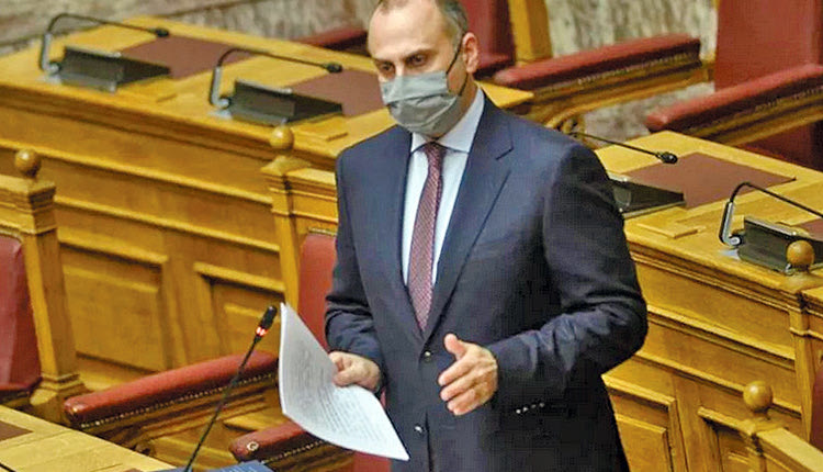 ο υφυπουργός Υποδομών κ. Καραγιάννης.