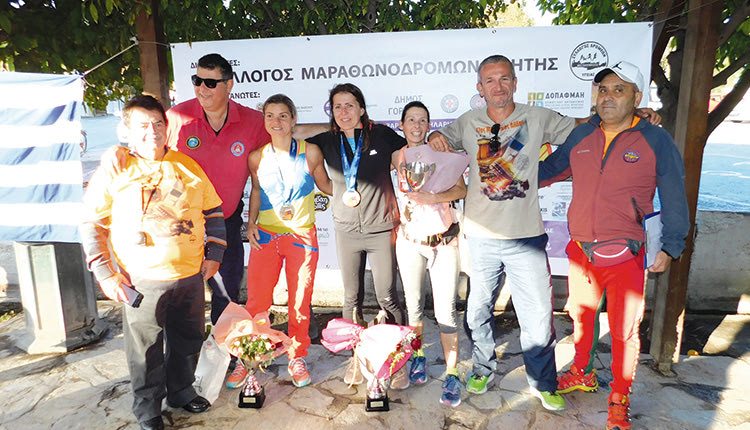 Στιγμιότυπα απο τις απονομές στους άντρες και γυναίκες