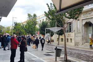 Συμπαράσταση από δεκάδες συγκεντρωμένους είχαν οι 8 συλληφθέντες έξω από το Δικαστικό Μέγαρο Ηρακλείου