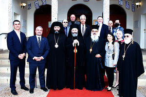 ΣΤΗΝ ΑΥΣΤΡΑΛΙΑΝΗ ΠΡΩΤΕΥΟΥΣΑ Ο ΑΡΧΙΕΠΙΣΚΟΠΟΣ ΜΑΚΑΡΙΟΣ ΓΙΑ ΤΟΝ ΑΓΙΟ ΝΙΚΟΛΑΟ Εόρτασε με τους ομογενείς της Καμπέρας