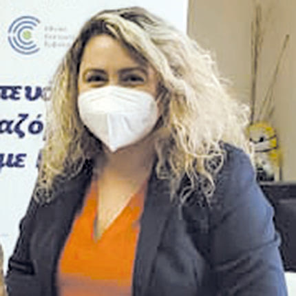 “Ετοιμάζουμε ένα δώρο ζωής για τους Κρητικούς,  τις μέρες των γιορτών” λέει η κ. Λένα Μπορμπουδάκη