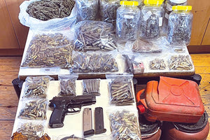 ΡΕΘΥΜΝΟ Ναρκωτικά και όπλα στην κατοχή 50χρονου