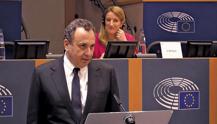 Απονεμήθηκε το Βραβείο Ευρωπαϊκού Μυθιστορήματος στον Χρήστο Χωμενίδη