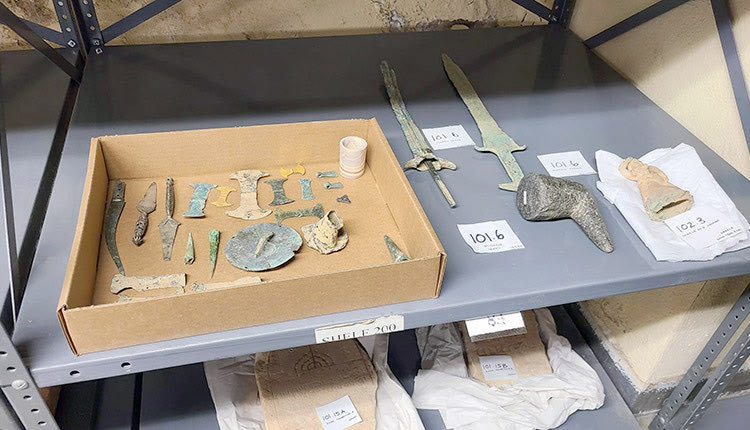 Πιθανόν κάποιες ακόμα απο τις 47 αρχαιότητες να προέρχονται από την Κρήτη