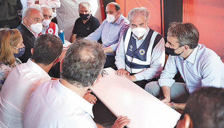 Από τη σύσκεψη στο Αρκαλοχώρι υπό τον πρωθυπουργό. 