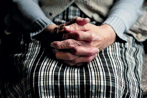 ΙΣΤΟΡΙΕΣ ΒΙΑΣ: Mωλωπισμένα μάτια, «ανοιγμένα» κεφάλια και οικογενειακά δράματα 