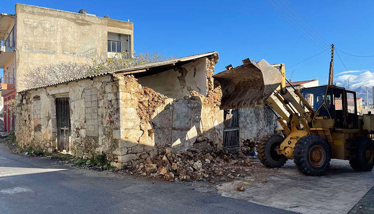 ΕΤΟΙΜΟΡΡΟΠΑ: Έπιασαν δουλειά οι μπουλντόζες