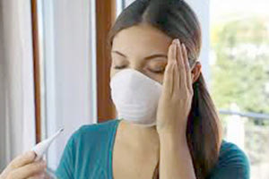 Τα συμπτώματα της “Όμικρον” το πρώτο 48ωρο