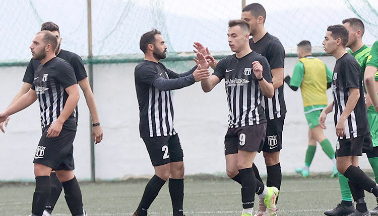 Την 12η συνεχόμενη νίκη τους στο πρωτάθλημα πανηγύρισαν χθες οι παίκτες του ΑΟΤ