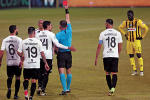 Η αποβολή του Μεγιάδο ουσιαστικά έκρινε την χθεσινή αναμέτρηση στο “Γεντί Κουλέ”