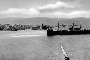 ΦΩΤΟΗΜΕΡΑΣ: Το λιμάνι του Ηρακλείου το 1941.